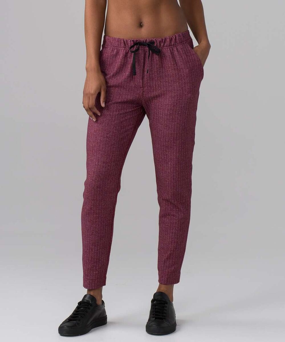 Lululemon Slim Jet Crop Pants Heathered Herringbone Berry Rumble Bordeaux 10